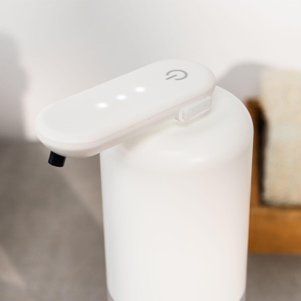 DISPENSADOR DE JABÓN LÍQUIDO AUTOMÁTICO RECARGABLE