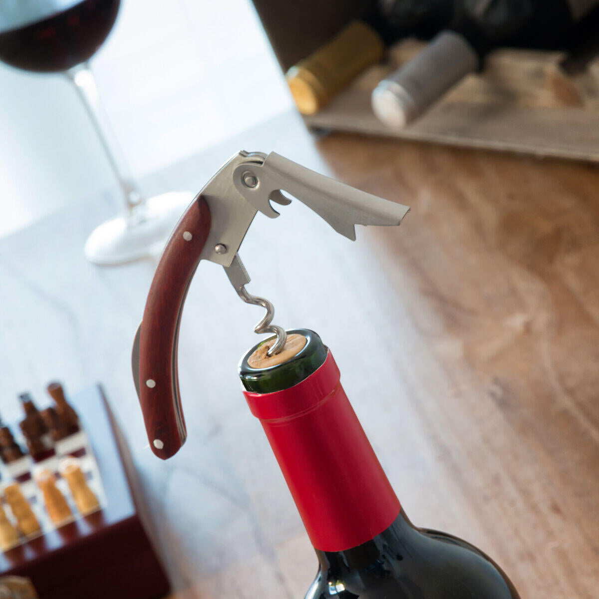 SET DE ACCESORIOS PARA VINO Y AJEDREZ